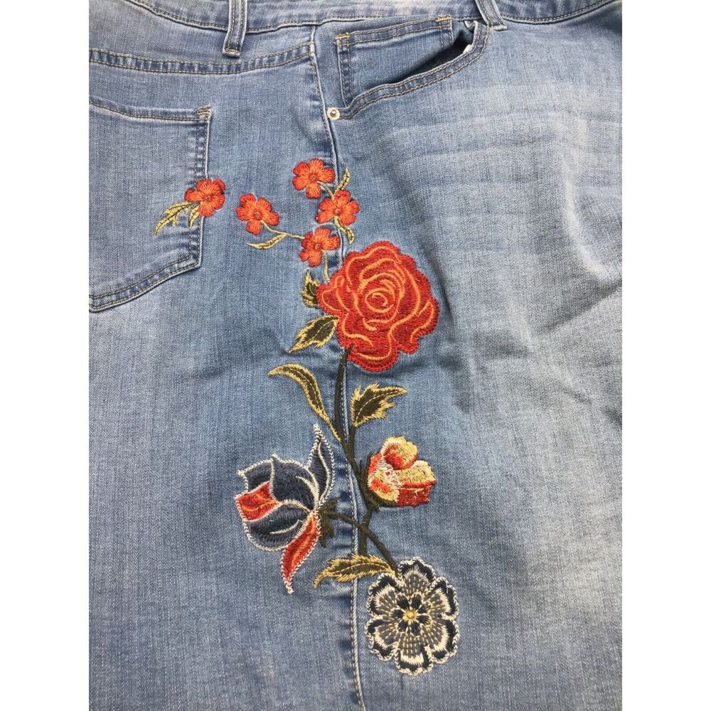 Westport Faded Blue Denim Skirt Size 16 Embroidered Floral Coastal Cowgirl - Picture 9 of 9